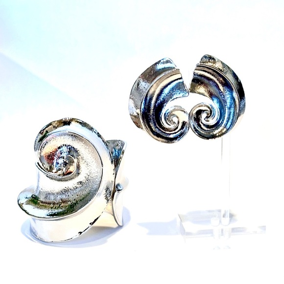 ZARA Heavy Metal Statement Silver Swirl Earrings​ - Picture 6 of 6